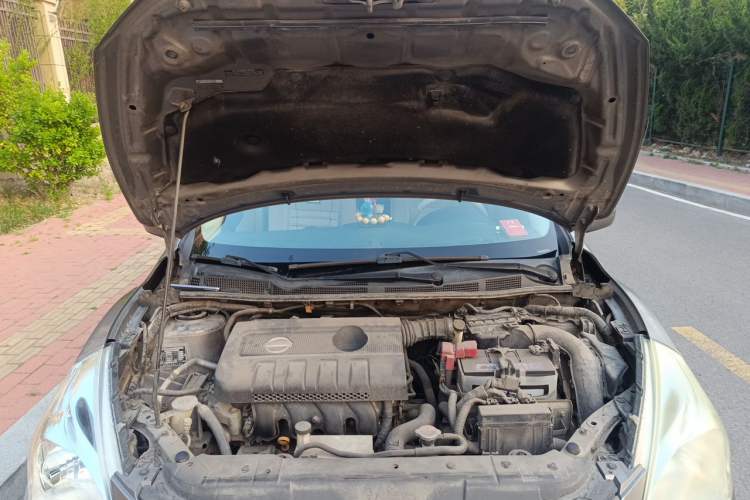 Used Nissan Tiida 2011 1.6L CVT Smart Version Engine Bay