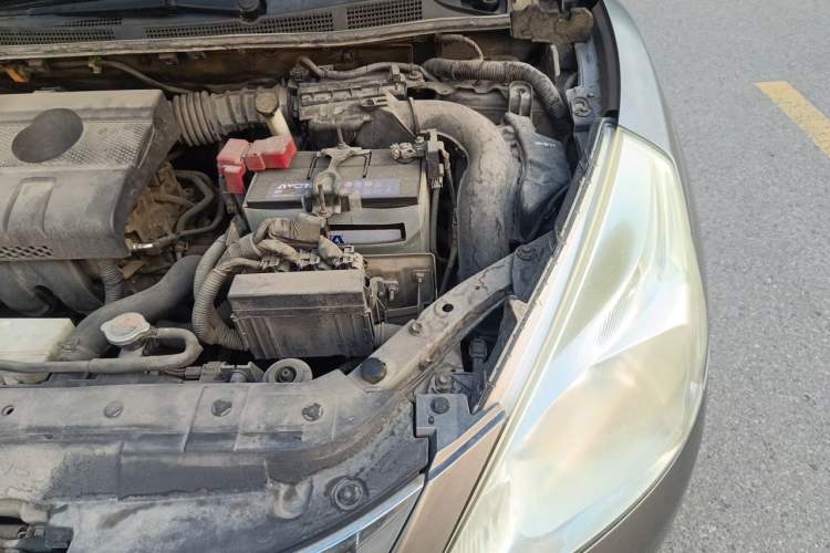 Used Nissan Tiida 2011 1.6L CVT Smart Version Engine Bay Left