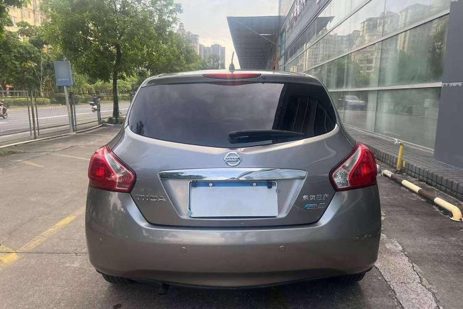 Used Nissan Tiida 2011 1.6L CVT Smart Version Exterior 4