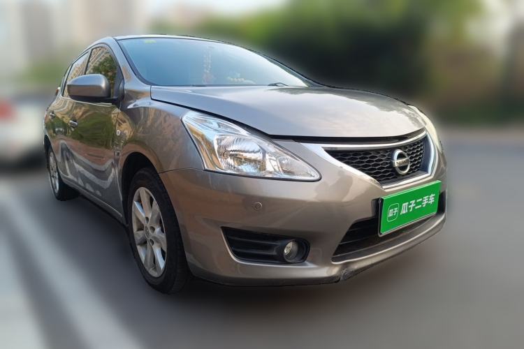 Used Nissan Tiida 2011 1.6L CVT Smart Version Front Right 45 Deg