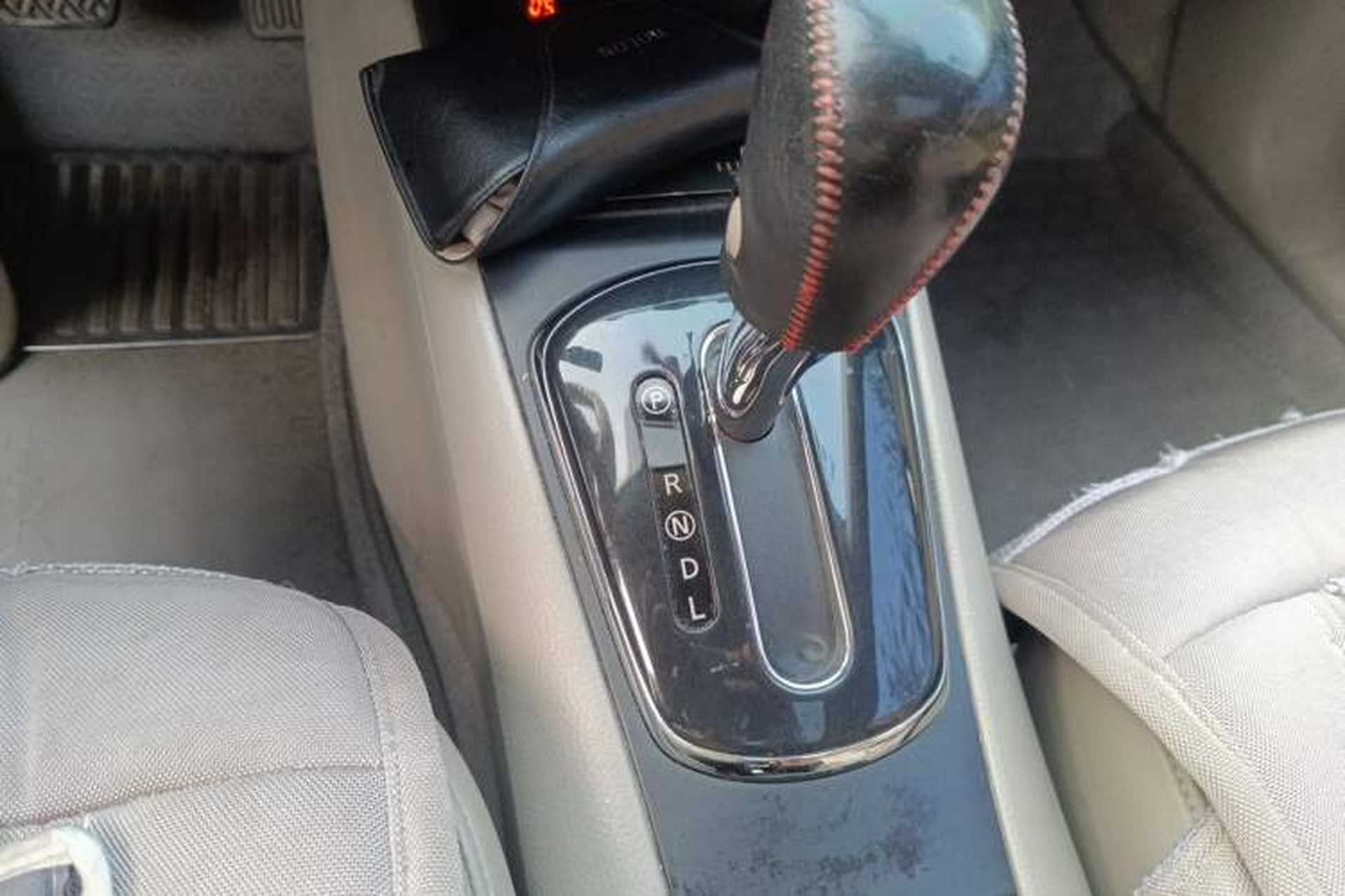 Used Nissan Tiida 2011 1.6L CVT Smart Version Gear Lever