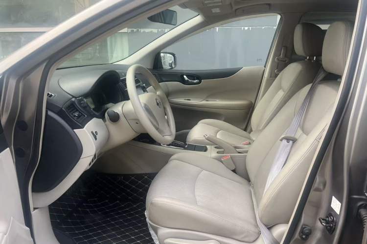 Used Nissan Tiida 2011 1.6L CVT Smart Version Left Front Seat