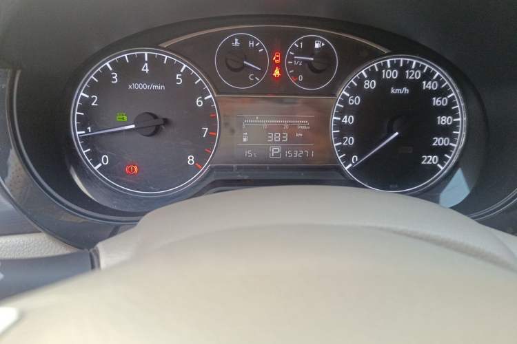 Used Nissan Tiida 2011 1.6L CVT Smart Version Odometer Close Up