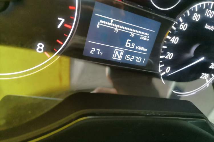 Used Nissan Tiida 2011 1.6L CVT Comfort Model Odometer Close Up