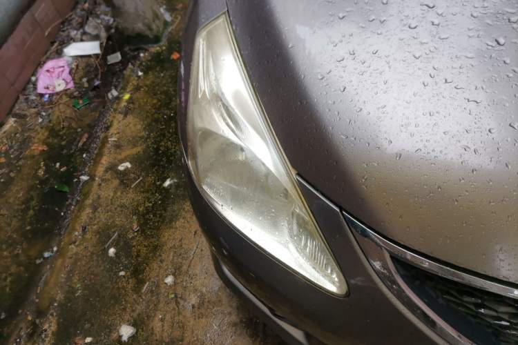 Used Nissan Tiida 2011 1.6L CVT Comfort Model Right Front Headlight