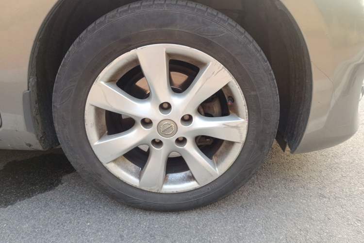 Used Nissan Tiida 2011 1.6L CVT Smart Version Right Front Wheel Hub