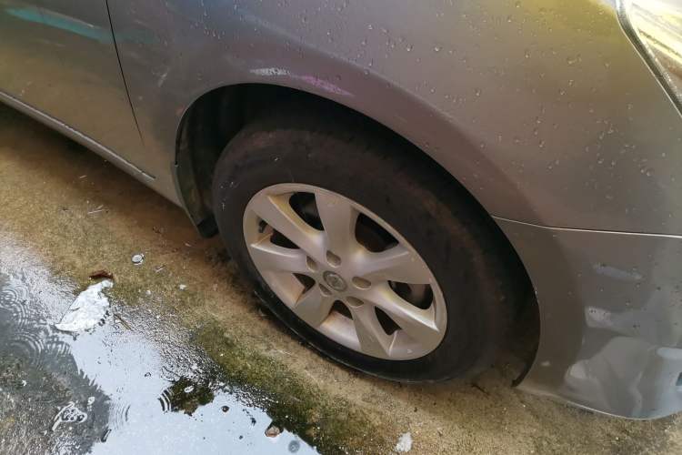 Used Nissan Tiida 2011 1.6L CVT Comfort Model Right Front Wheel Hub