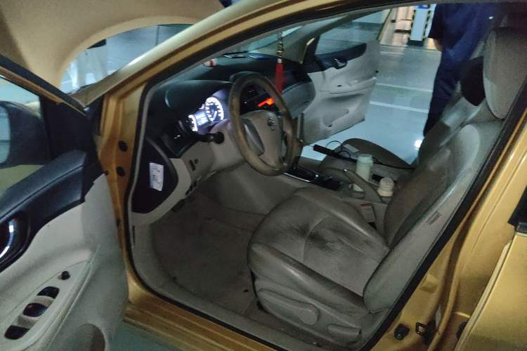 Used Nissan Tiida 2011 1.6L CVT Smart Version Driver Seat