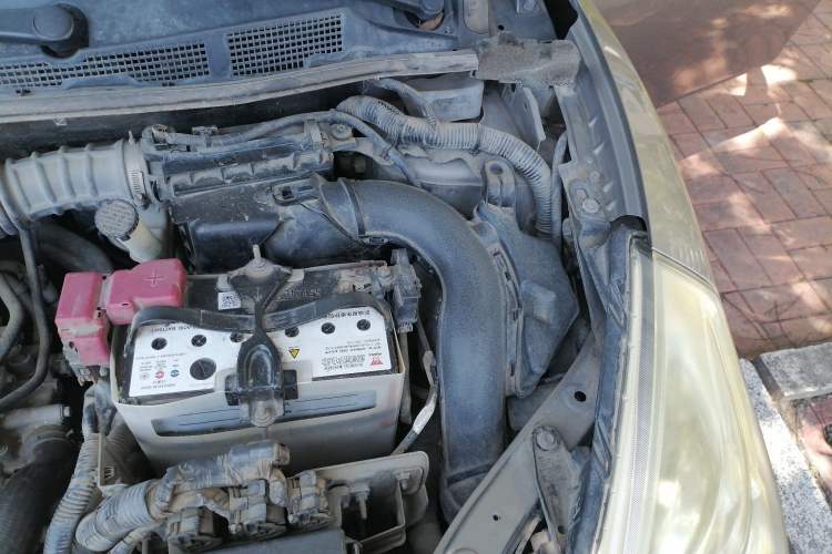 Used Nissan Tiida 2011 1.6L Manual Comfort Edition Engine Bay Left