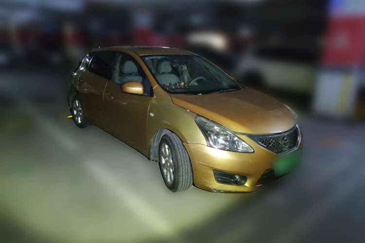 Used Nissan Tiida 2011 1.6L CVT Smart Version Front Right 45 Deg