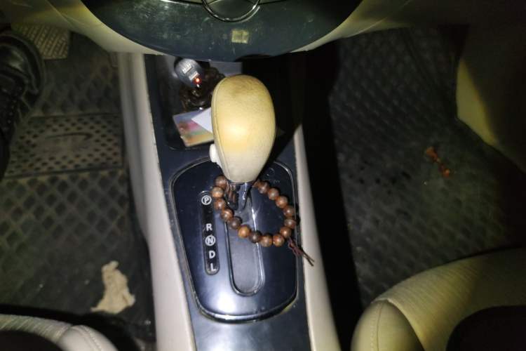 Used Nissan Tiida 2011 1.6L CVT Smart Version Gear Lever