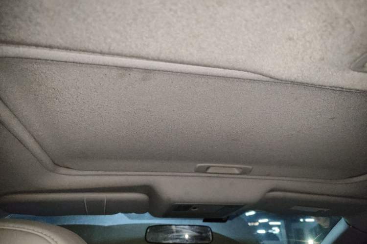 Used Nissan Tiida 2011 1.6L CVT Smart Version Headliner