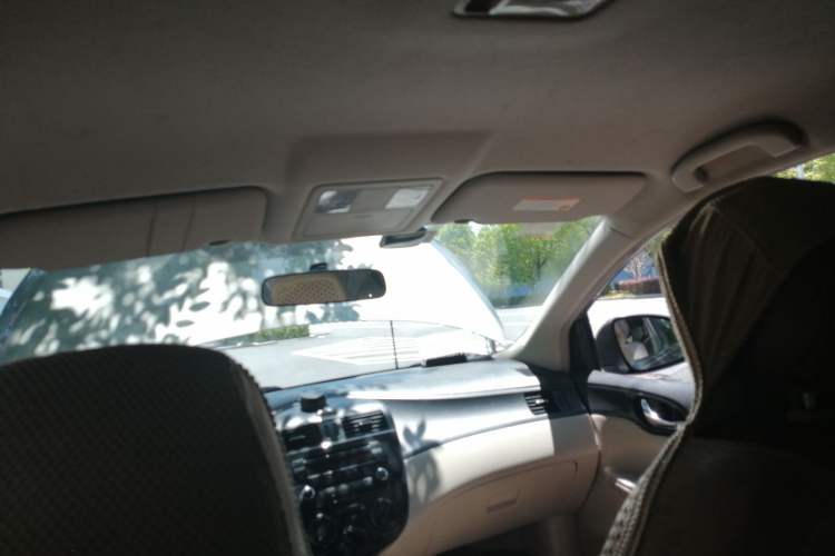 Used Nissan Tiida 2011 1.6L Manual Comfort Edition Headliner
