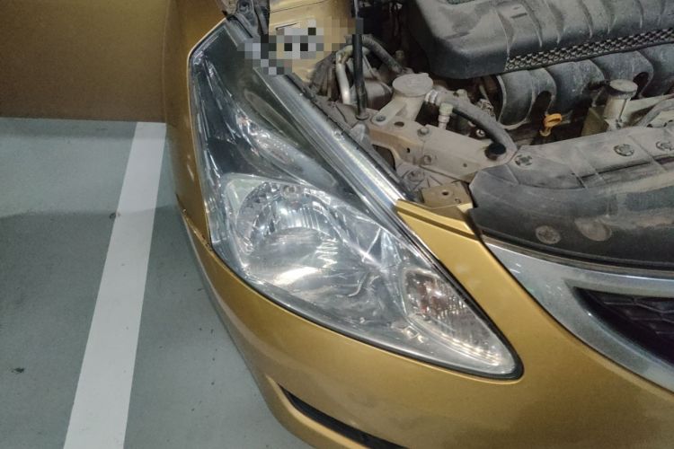 Used Nissan Tiida 2011 1.6L CVT Smart Version Right Front Headlight
