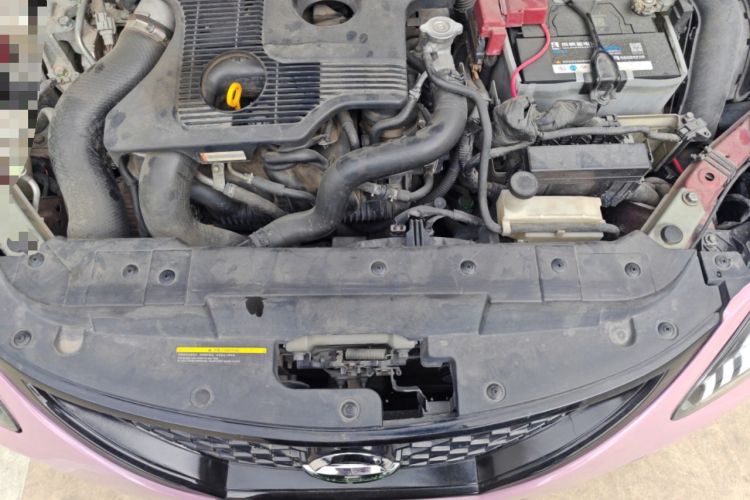 Used Nissan Tiida 2011 1.6T M-CVT Dynamic Edition Engine Bay