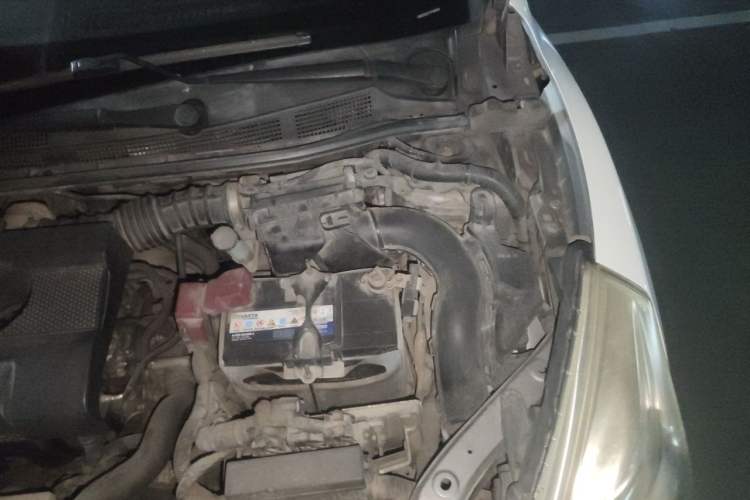 Used Nissan Tiida 2011 1.6L CVT Smart Version Engine Bay Left