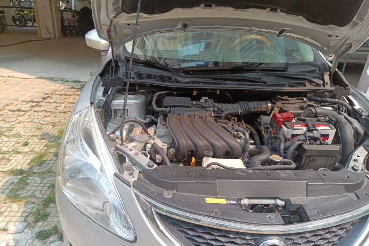 Used Nissan Tiida 2011 1.6L CVT Comfort Model Engine Bay Right