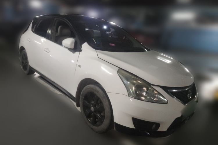Used Nissan Tiida 2011 1.6L CVT Smart Version Front Right 45 Deg