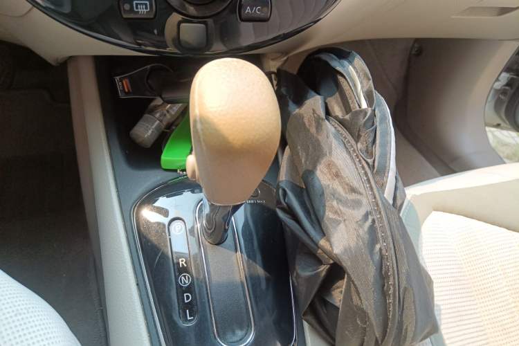 Used Nissan Tiida 2011 1.6L CVT Comfort Model Gear Lever