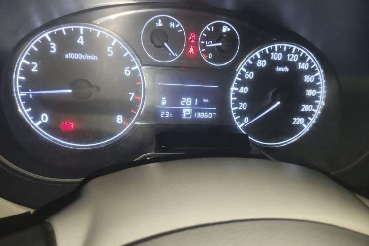 Used Nissan Tiida 2011 1.6L CVT Smart Version Odometer Close Up