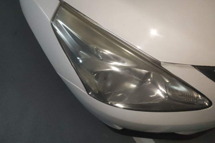 Used Nissan Tiida 2011 1.6L CVT Smart Version Right Front Headlight