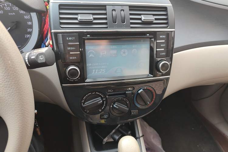 Used Nissan Tiida 2011 1.6L CVT Comfort Model Audio And AC Panel