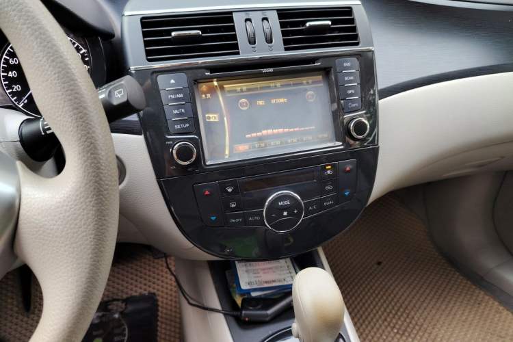 Used Nissan Tiida 2011 1.6L CVT Smart Version Audio And AC Panel