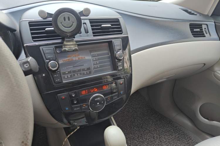 Used Nissan Tiida 2011 1.6L CVT Smart Version Audio And AC Panel