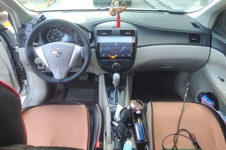 Used Nissan Tiida 2011 1.6L CVT Smart Version Center Console