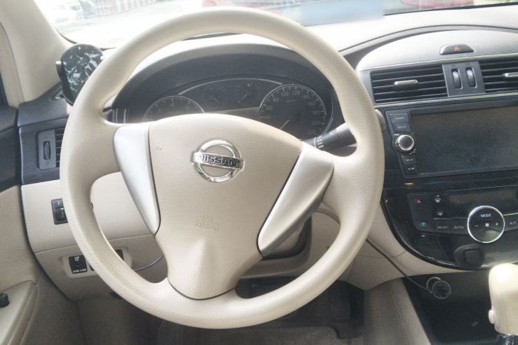 Used Nissan Tiida 2011 1.6L CVT Smart Version Center Console