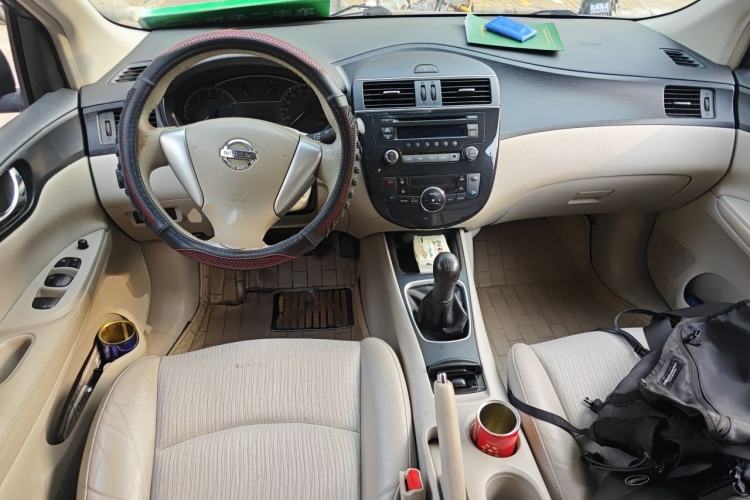 Used Nissan Tiida 2011 1.6L Manual Smart Version Center Console