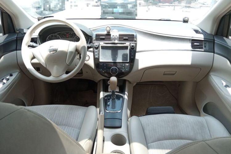 Used Nissan Tiida 2011 1.6L CVT Smart Version Center Console