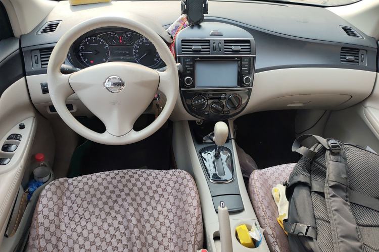 Used Nissan Tiida 2011 1.6L CVT Comfort Model Center Console