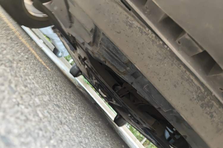 Used Nissan Tiida 2011 1.6L Manual Smart Version Chassis Front