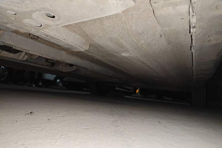 Used Nissan Tiida 2011 1.6L Manual Comfort Edition Chassis Front Left