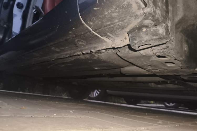 Used Nissan Tiida 2011 1.6L Manual Comfort Edition Chassis Front Right