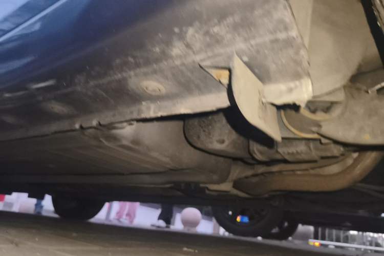 Used Nissan Tiida 2011 1.6L Manual Comfort Edition Chassis Rear Left