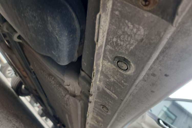 Used Nissan Tiida 2011 1.6L CVT Luxury Edition Chassis Rear Right