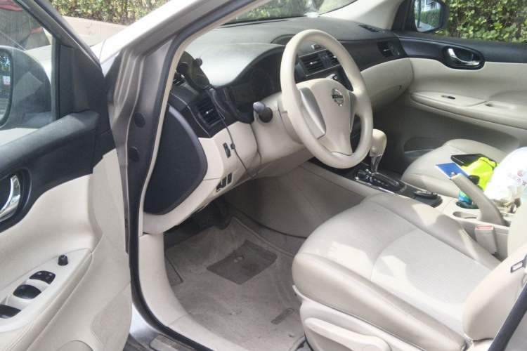 Used Nissan Tiida 2011 1.6L CVT Smart Version Driver Seat