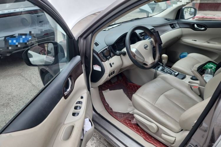 Used Nissan Tiida 2011 1.6L CVT Luxury Edition Driver Seat