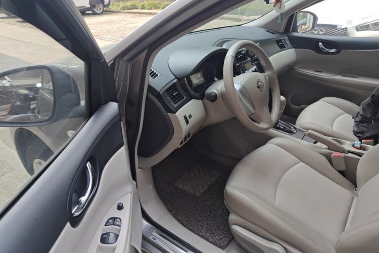 Used Nissan Tiida 2011 1.6L CVT Smart Version Driver Seat