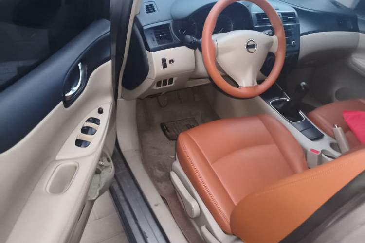 Used Nissan Tiida 2011 1.6L Manual Comfort Edition Driver Seat