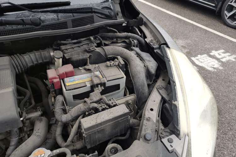 Used Nissan Tiida 2011 1.6L CVT Smart Version Engine Bay Left