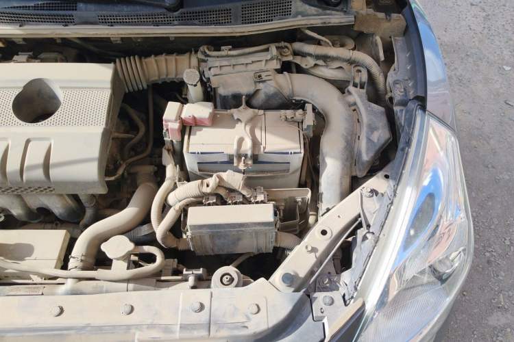 Used Nissan Tiida 2011 1.6L CVT Smart Version Engine Bay Left