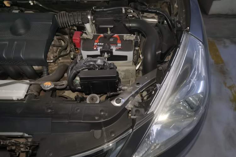 Used Nissan Tiida 2011 1.6L Manual Smart Version Engine Bay Left