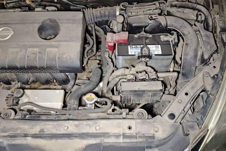 Used Nissan Tiida 2011 1.6L CVT Smart Version Engine Bay Left