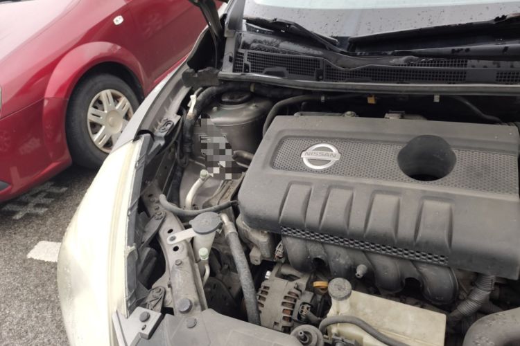 Used Nissan Tiida 2011 1.6L CVT Smart Version Engine Bay Right