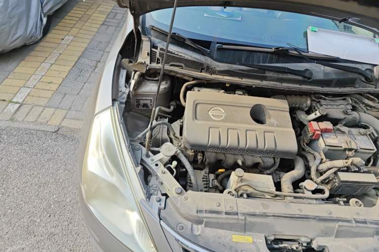 Used Nissan Tiida 2011 1.6L Manual Smart Version Engine Bay Right