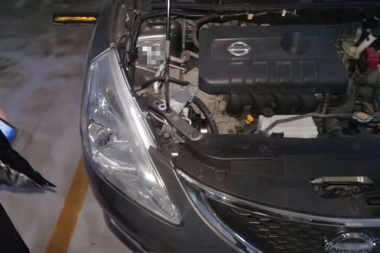 Used Nissan Tiida 2011 1.6L Manual Smart Version Engine Bay Right