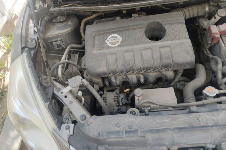 Used Nissan Tiida 2011 1.6L CVT Smart Version Engine Bay Right